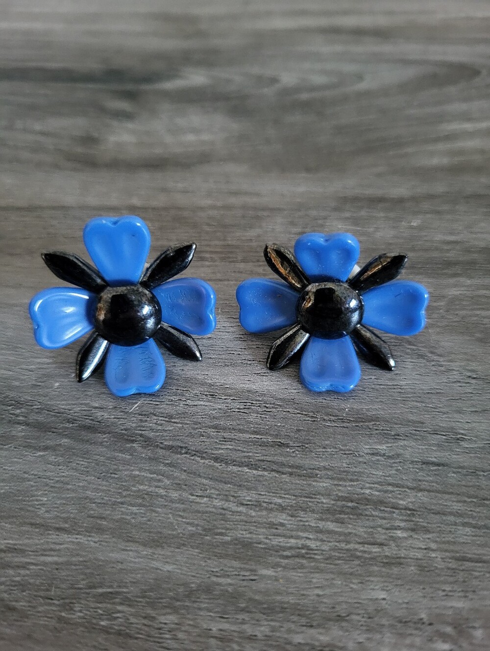 Vintage Mod Colorblock Flower Earrings Blue Black Post Backs
